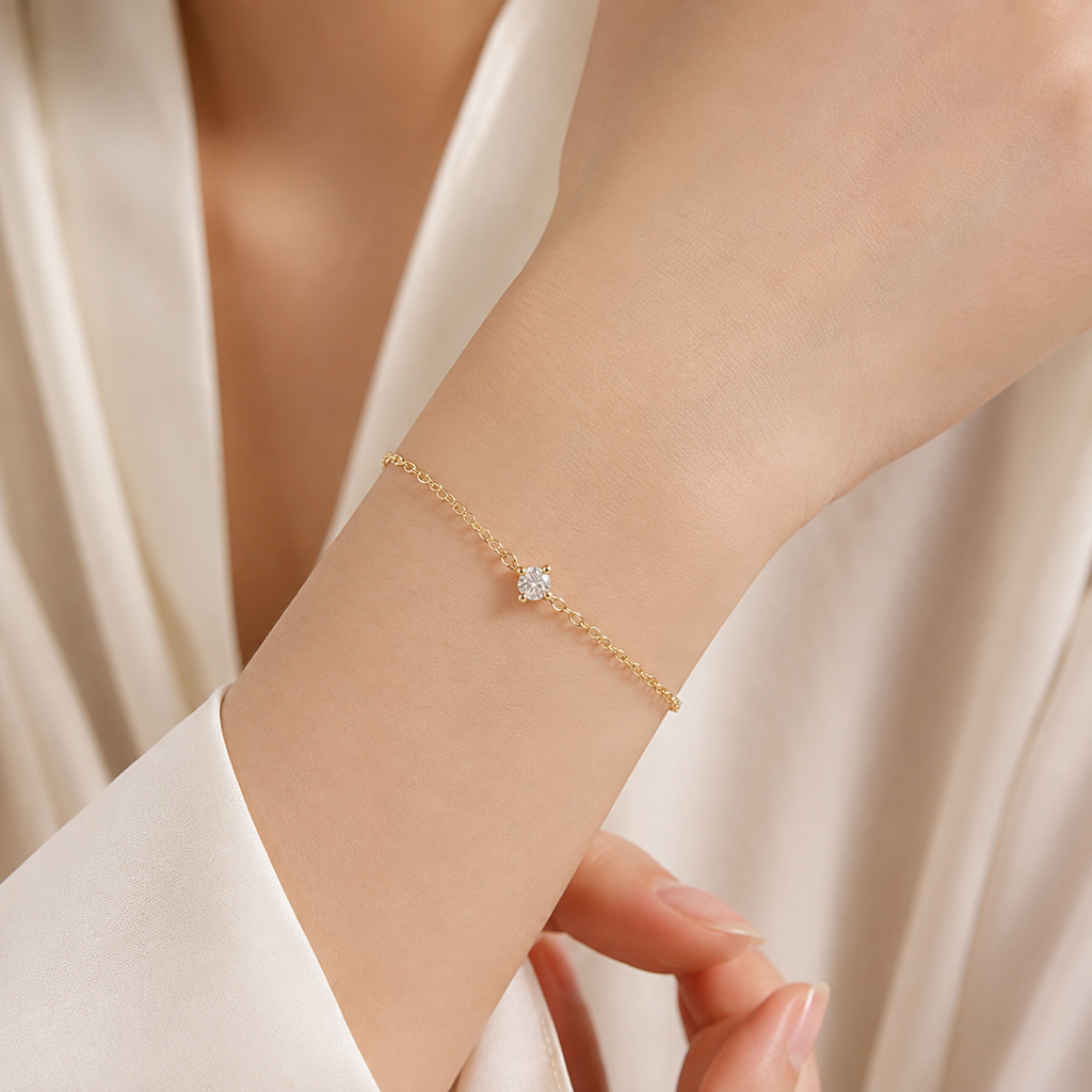 Stilvolles Damenarmband aus Edelstahl mit funkelnden Zirkon Kreisperlen und sommerlich modernem Design