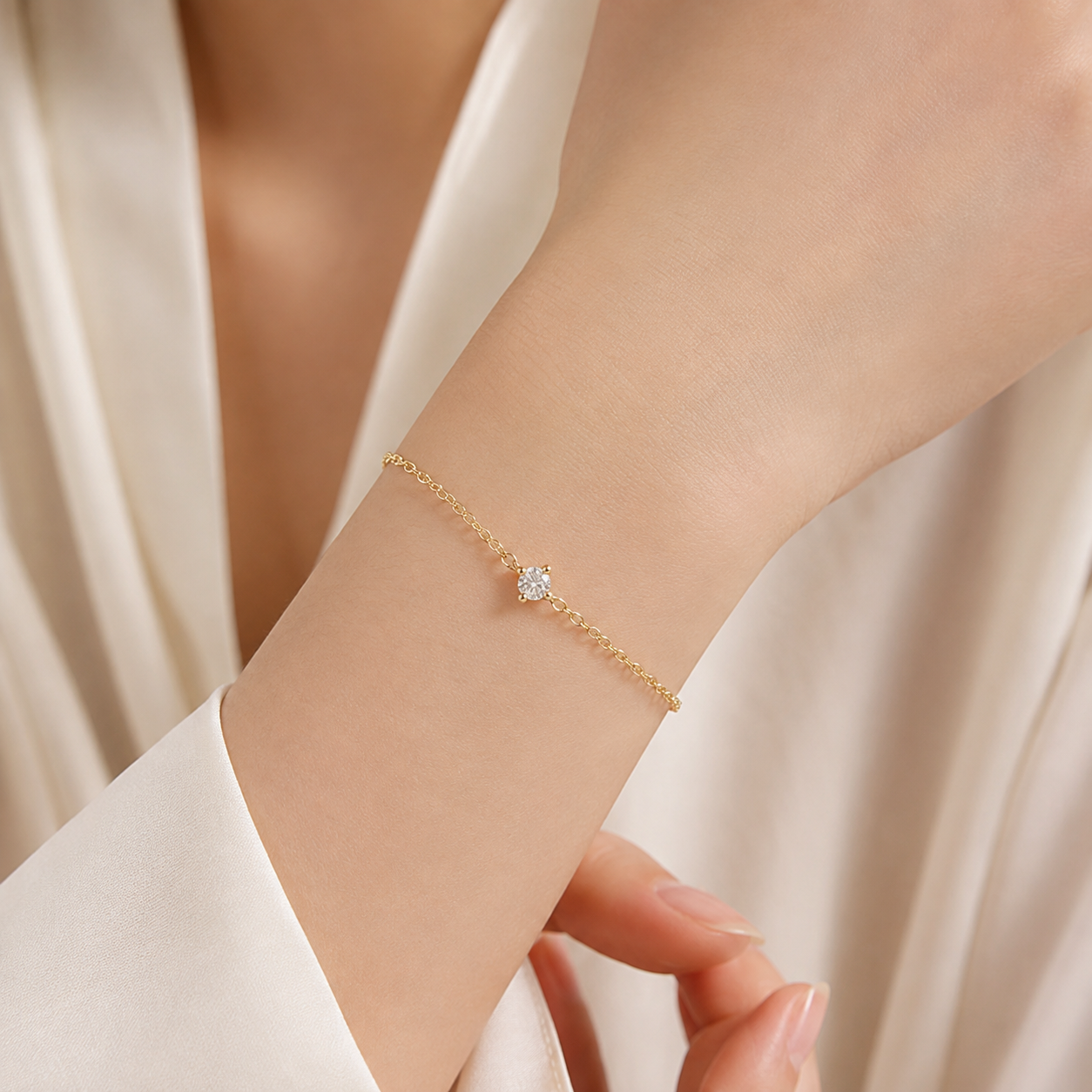 Stilvolles Damenarmband aus Edelstahl mit funkelnden Zirkon Kreisperlen und sommerlich modernem Design