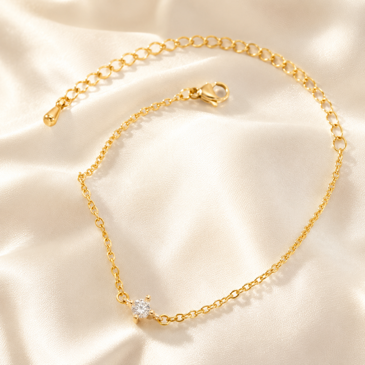 Stilvolles Damenarmband aus Edelstahl mit funkelnden Zirkon Kreisperlen und sommerlich modernem Design