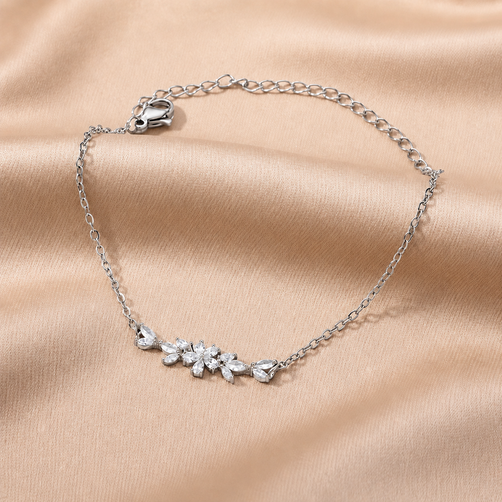 Luxuriöses Goldfarbenes Charm‑Armband mit Zirkonblume