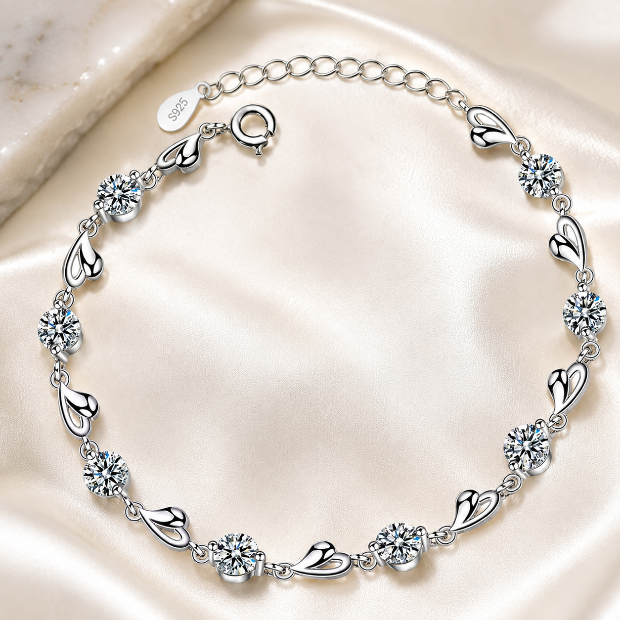 Elegantes Herz Armband für Damen aus 925 Sterling Silber mit funkelndem Zirkon und luxuriösem Design