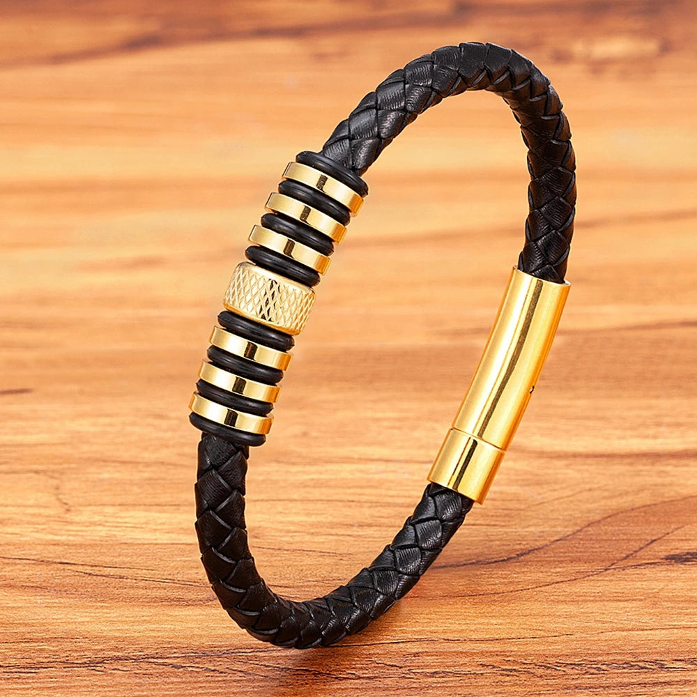 Elegante Männerarmband aus Leder und Edelstahl überzeugt durch seinen minimalistischen Stil