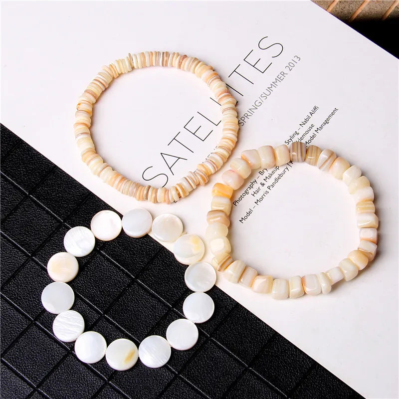 Strand‑Armband aus natürlicher Perlmutt‑Muschel