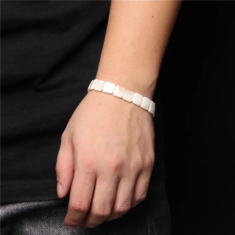 Strand‑Armband aus natürlicher Perlmutt‑Muschel