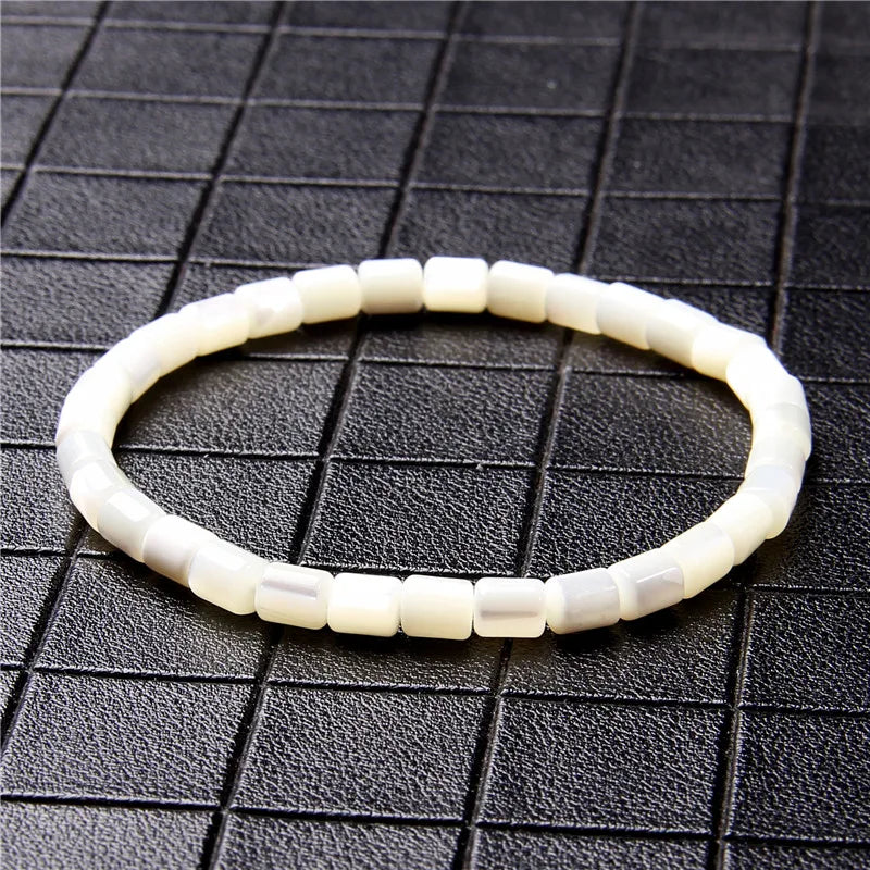 Strand‑Armband aus natürlicher Perlmutt‑Muschel