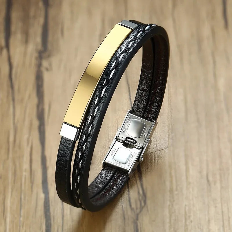 Einzigartiges Armband aus Leder mit dekorativen Nähten und einem Edelstahl-Element