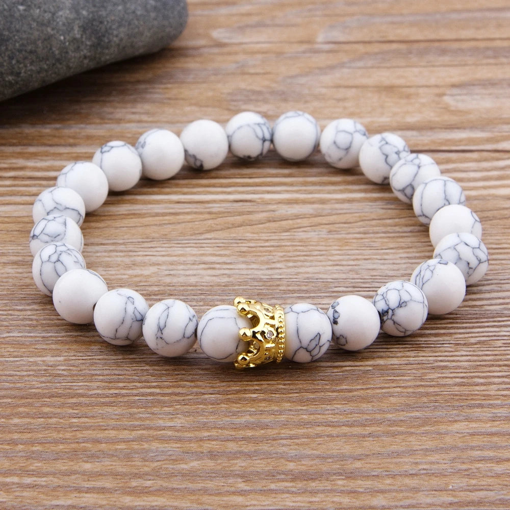 Stilvolle Armband aus Lava‑ und matten Onyxsteinen überzeugt mit einem modernen Interlocking‑Design