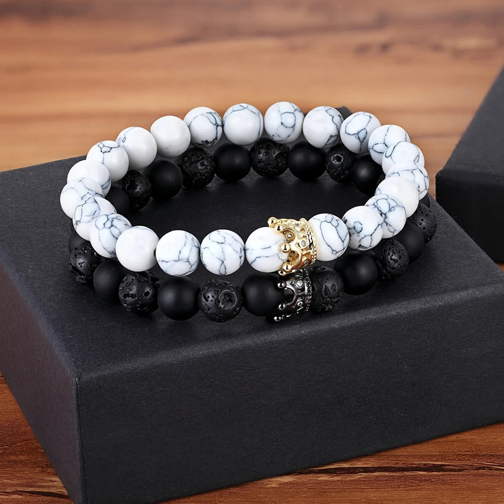 Stilvolle Armband aus Lava‑ und matten Onyxsteinen überzeugt mit einem modernen Interlocking‑Design