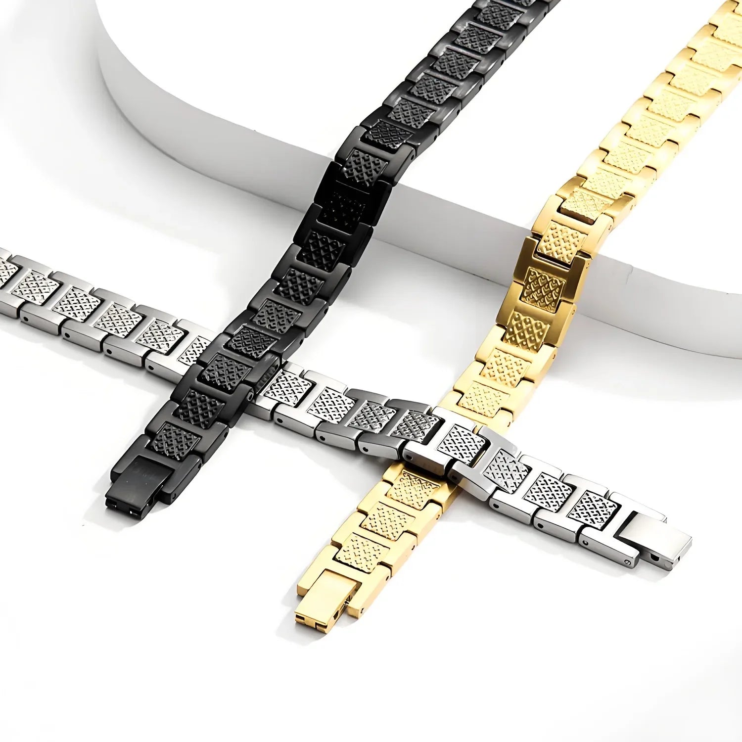 Premium‑Armband aus Titanstahl mit markanter Krokodil‑Gliederkette