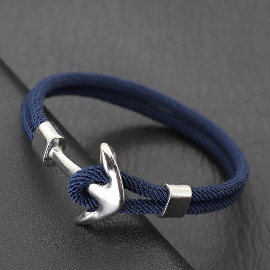 Blaues Armband mit Seemannshaken als Verschluss