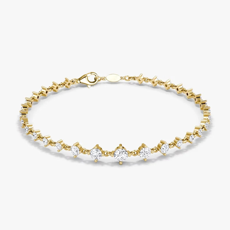 Exquisites Moissanit Schmuckarmband mit 5,0 mm 4,5 mm und 4 mm runden Steinen in luxuriösem Gold Finish