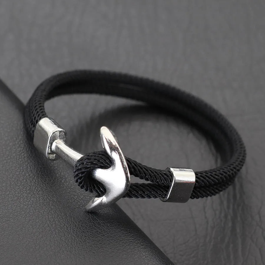 Blaues Armband mit Seemannshaken als Verschluss