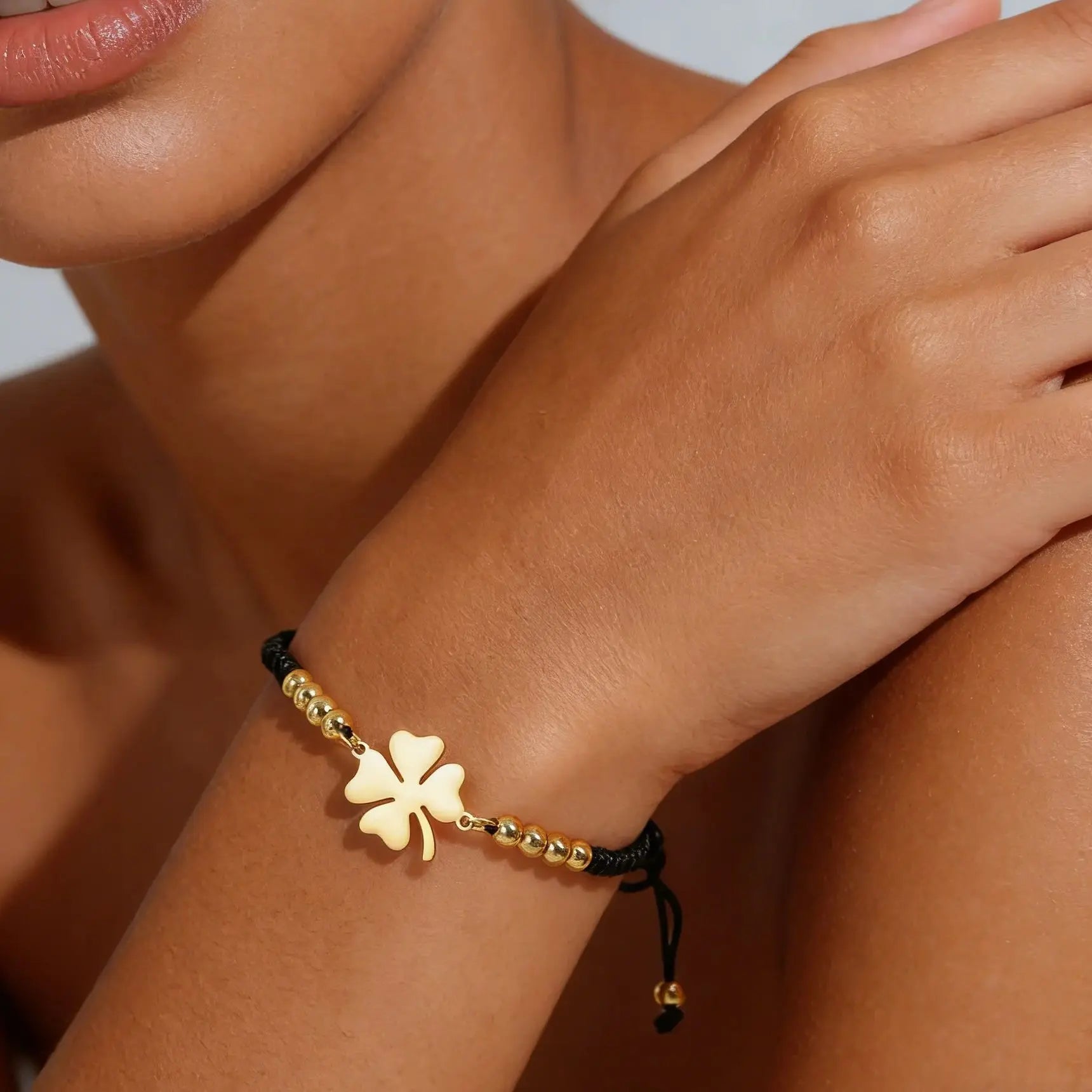 Verstellbares Kleeblatt‑Armband aus Rope‑Band und Edelstahl
