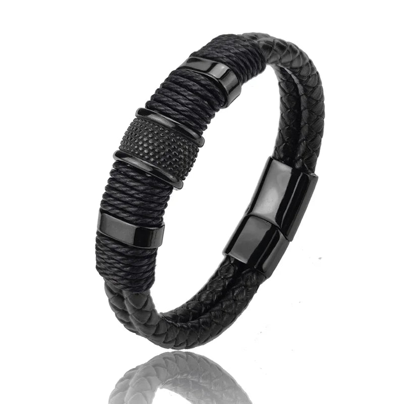 Braune Lederarmband mit Edelstahl‑Details, luxuriöses Accessoire