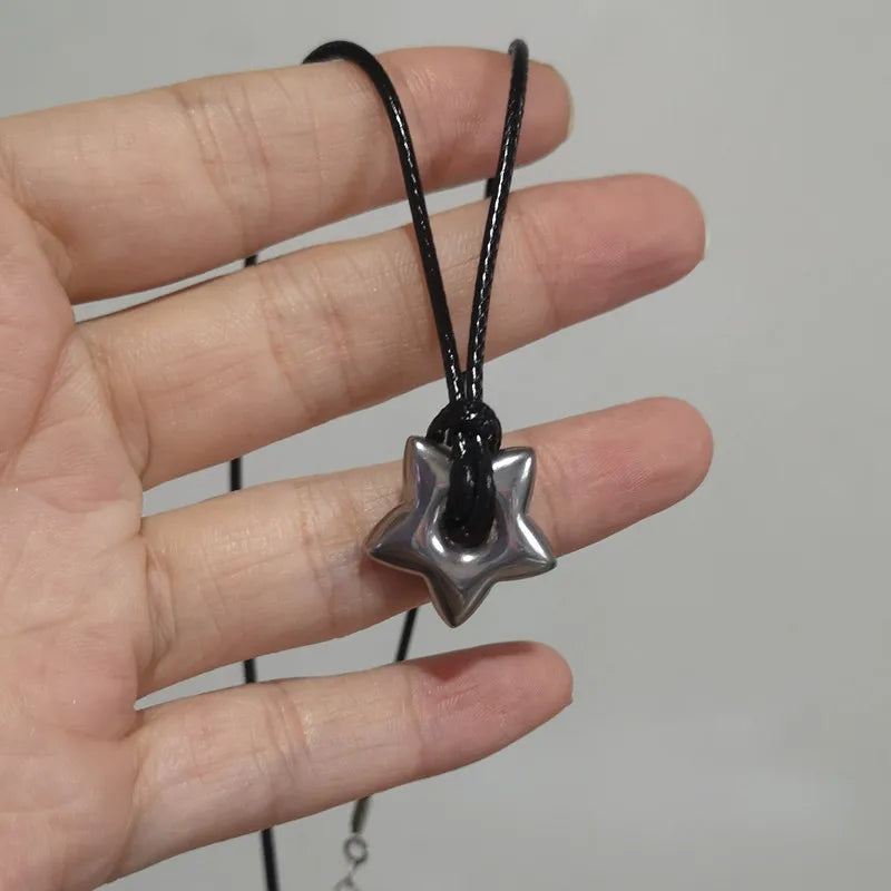 Gothic Halskette mit hohlem Sternanhänger aus Edelstahl