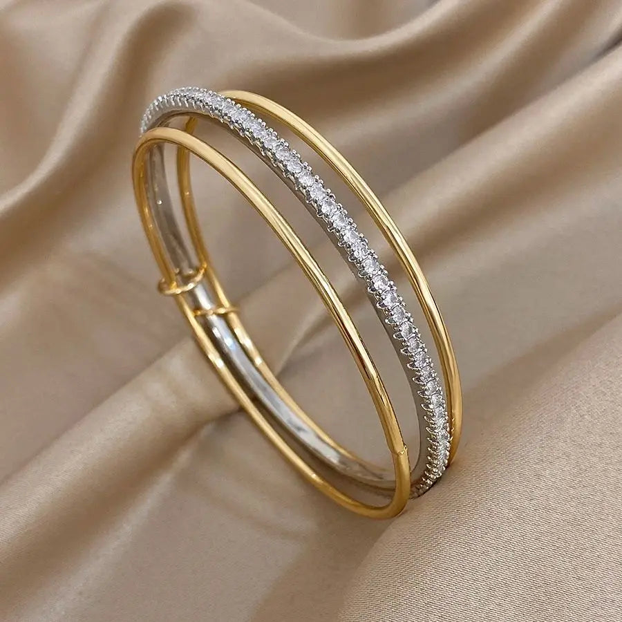 Damen‑Armreifen im zweifarbigen Design mit glatter Oberfläche und Strass