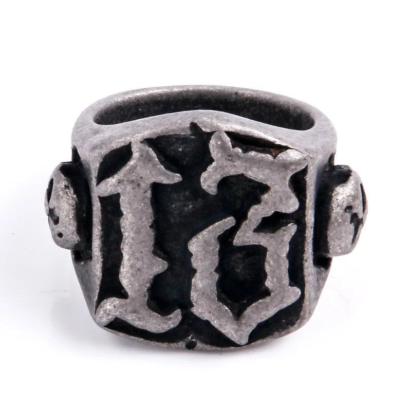 Markanter Biker- und Punk-Ring aus 316L Edelstahl mit Totenkopf-Design
