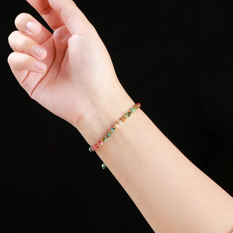 Geflochtenes Damenarmband aus afrikanischen Naturstein