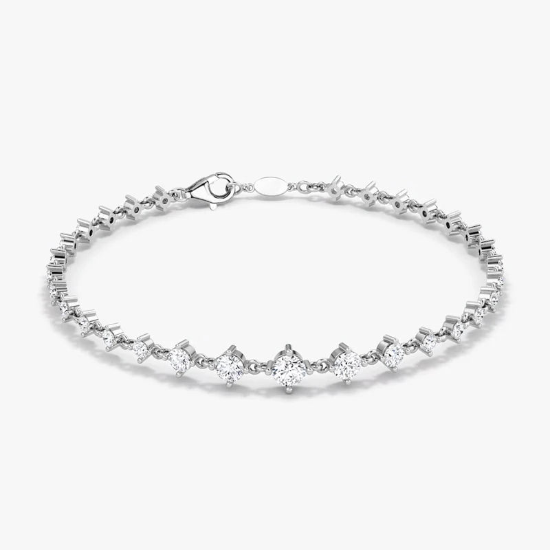 Exquisites Moissanit Schmuckarmband mit 5,0 mm 4,5 mm und 4 mm runden Steinen in luxuriösem Gold Finish