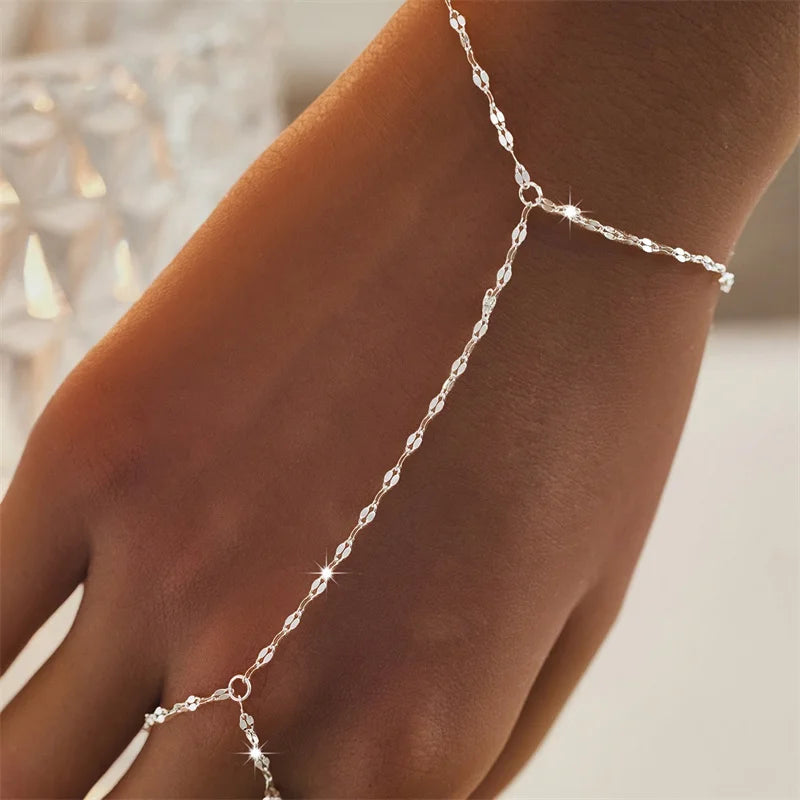 Zartes Kettenarmband mit verbundenem Fingerring