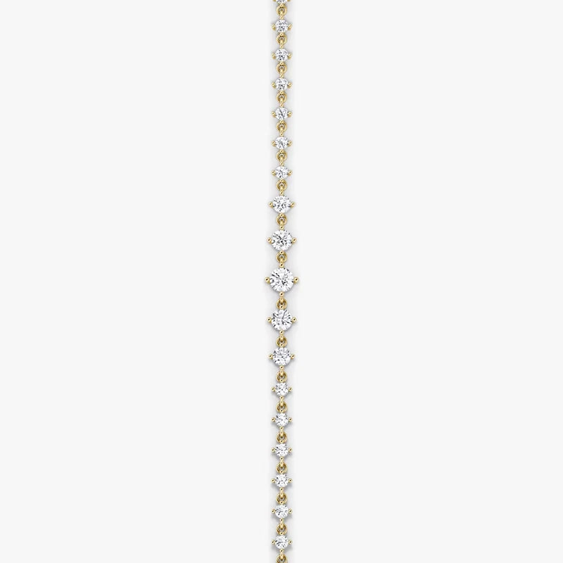 Exquisites Moissanit Schmuckarmband mit 5,0 mm 4,5 mm und 4 mm runden Steinen in luxuriösem Gold Finish