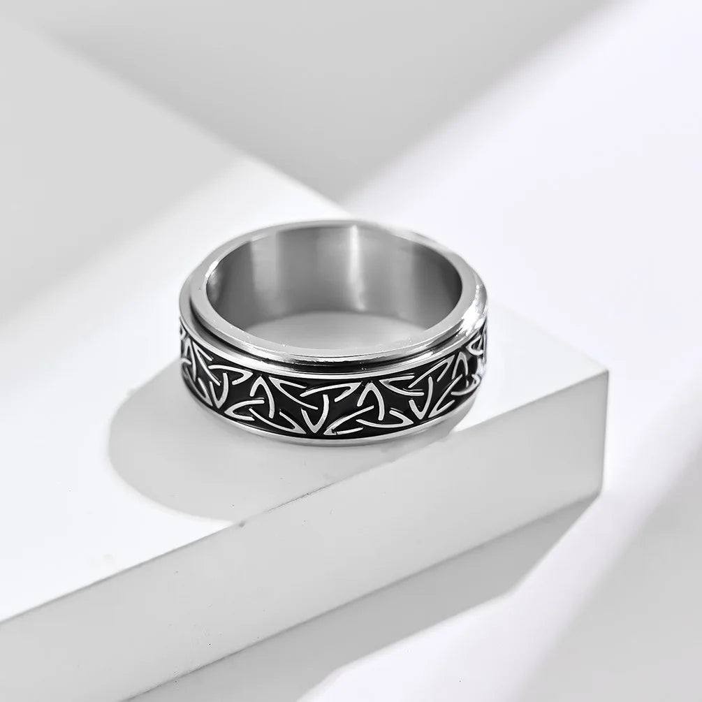 Edelstahlring im Wikinger-Stil mit keltischem Knotenmuster und Runen