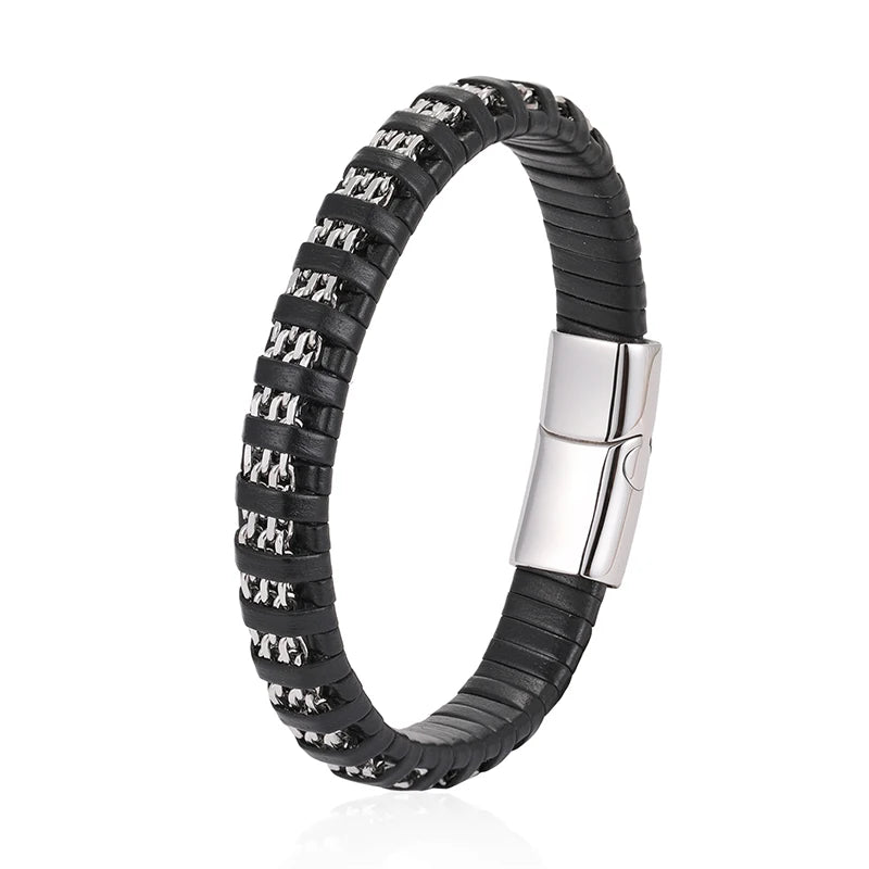 Stilvolle Männerarmband verbindet eine flache Edelstahlkette mit weichem Leder