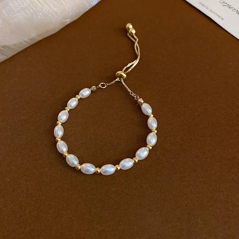 Elegantes Modearmband mit barocker Perle und zarter femininer Ausstrahlung
