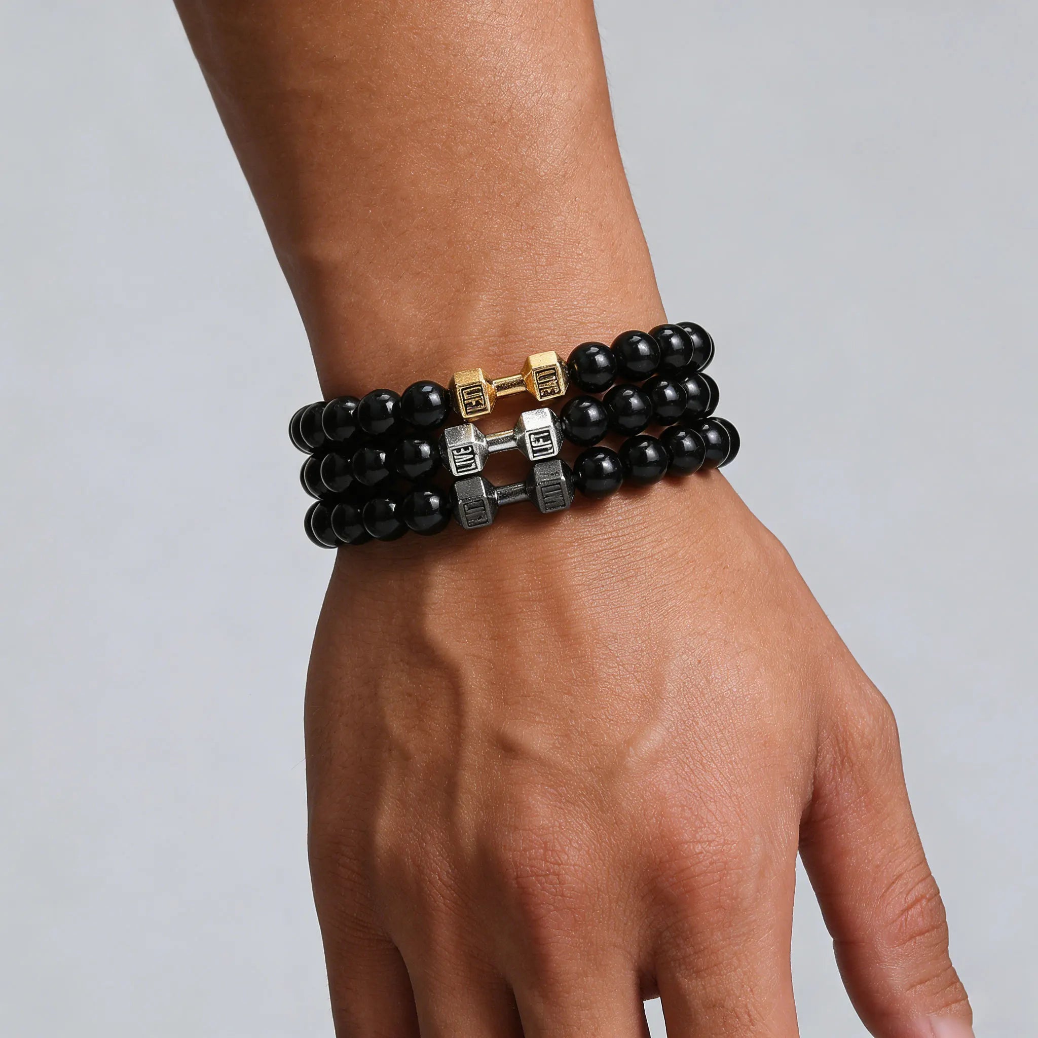 Lavastein-Armband mit Hantel-Anhänger – Fitness-Schmuck