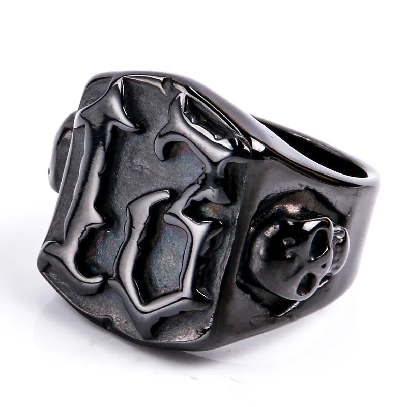 Markanter Biker- und Punk-Ring aus 316L Edelstahl mit Totenkopf-Design