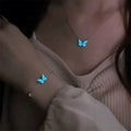 Minimalistisches Butterfly‑Kettenarmband mit leuchtendem Effekt