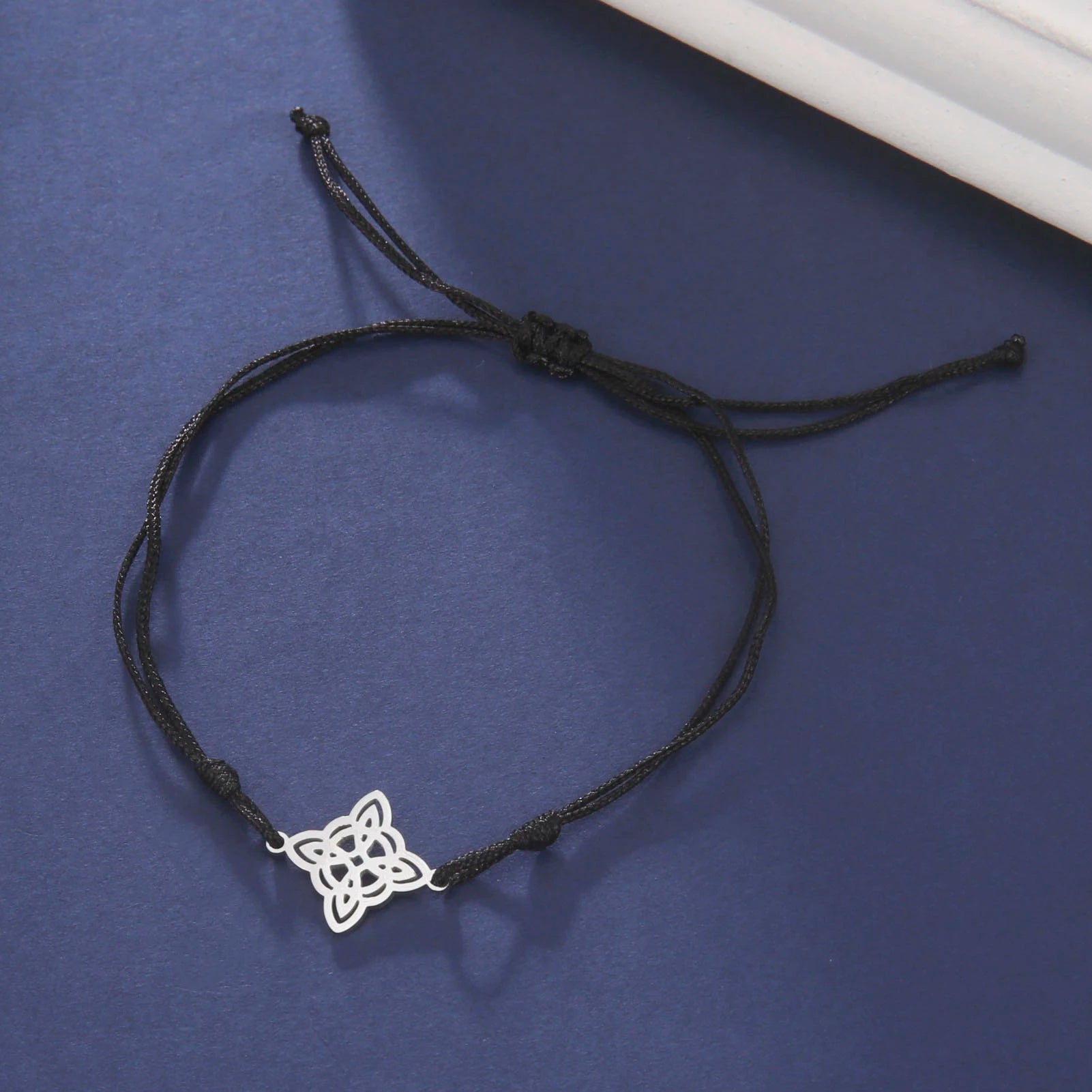 LIKGREAT Halloween Hexenknoten‑Armband, Verstellbares Rope‑Armband aus Edelstahl