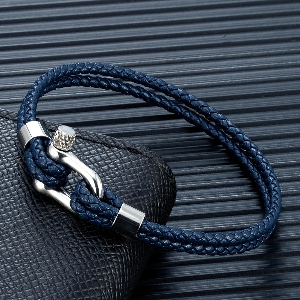 Maritimes Lederarmband – Schwarzer Edelstahlschäkel & doppellagiges blaues Leder