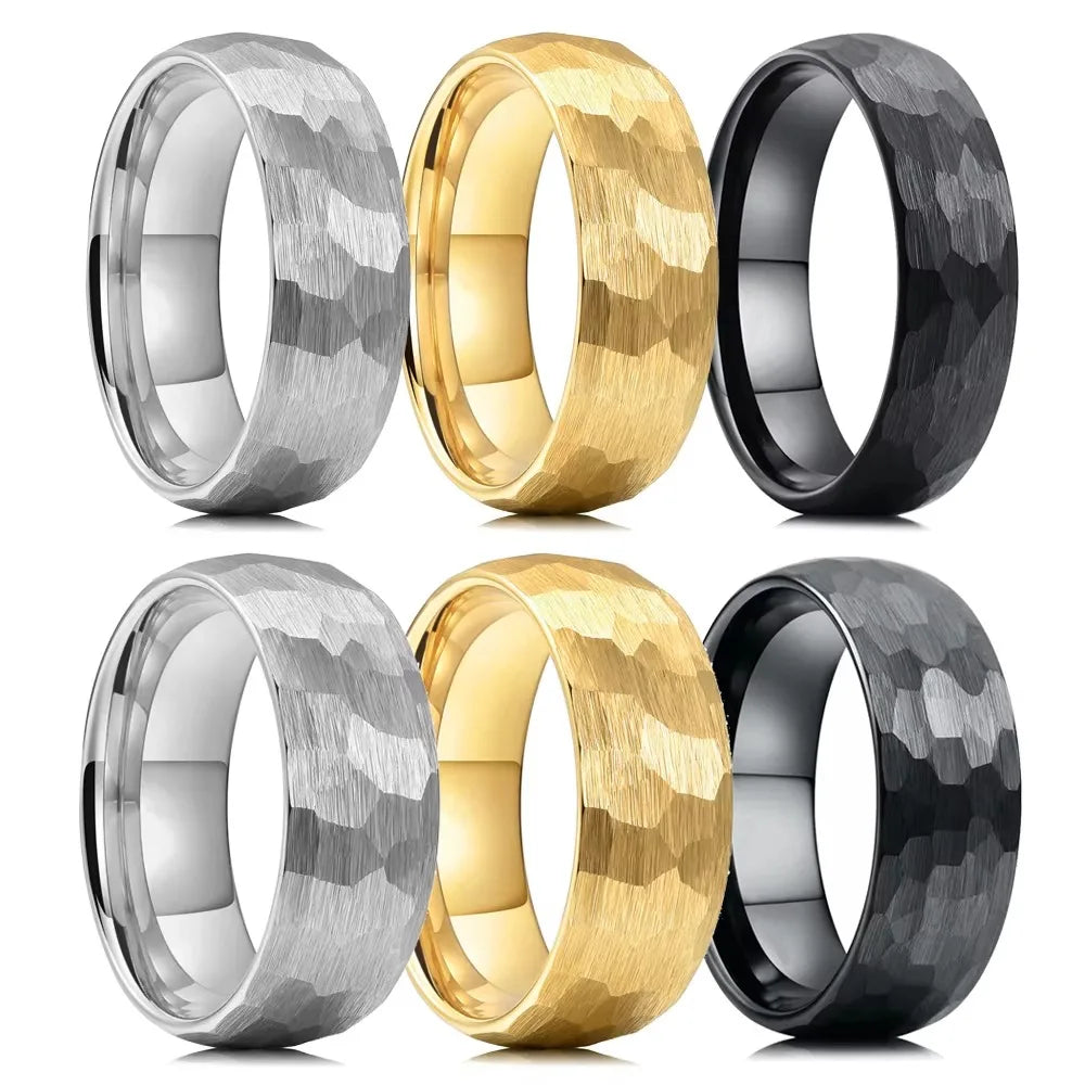 Moderner Titanring mit gehämmerter, multifacettierter Oberfläche