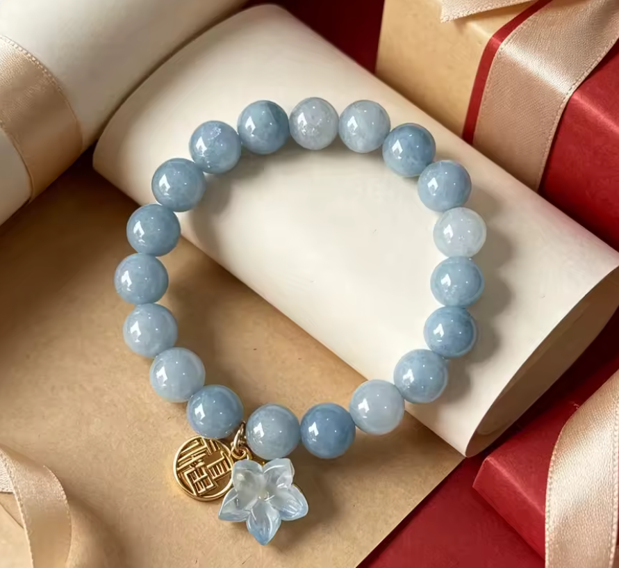 Aquamarin Natursteinarmband mit chinesischem Fu‑Charm