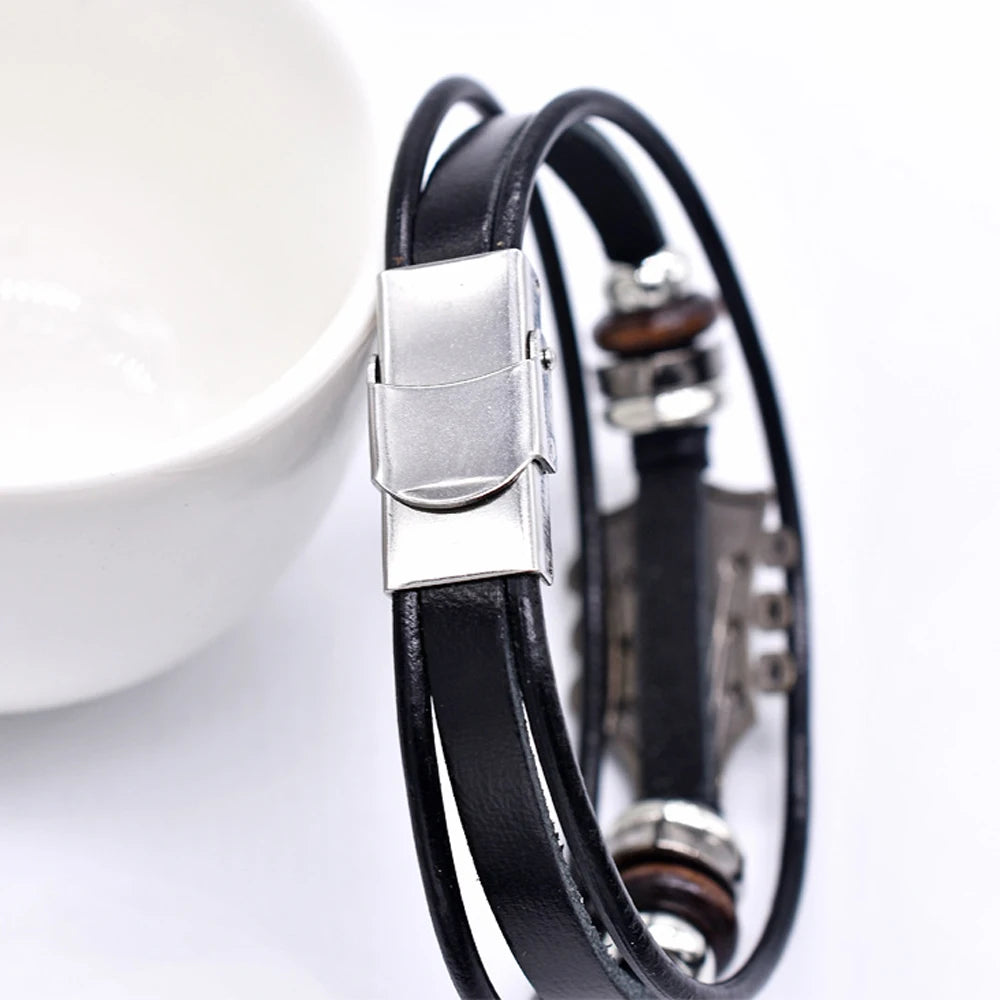 Geflochtenes Gitarrenarmband aus Kunstleder im Retro Look für Musikfans