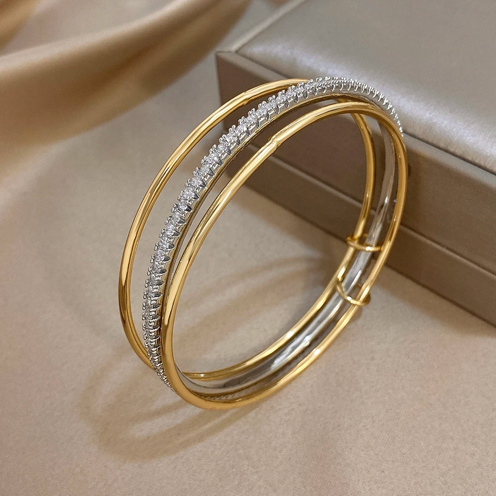 Damen‑Armreifen im zweifarbigen Design mit glatter Oberfläche und Strass