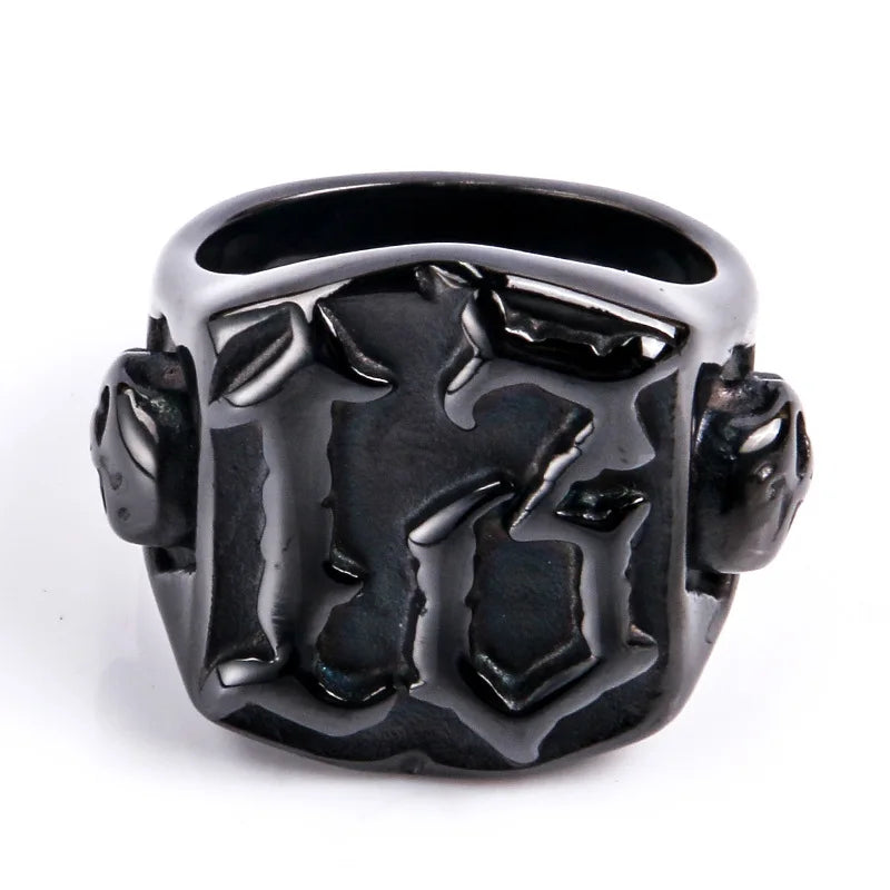 Markanter Biker- und Punk-Ring aus 316L Edelstahl mit Totenkopf-Design