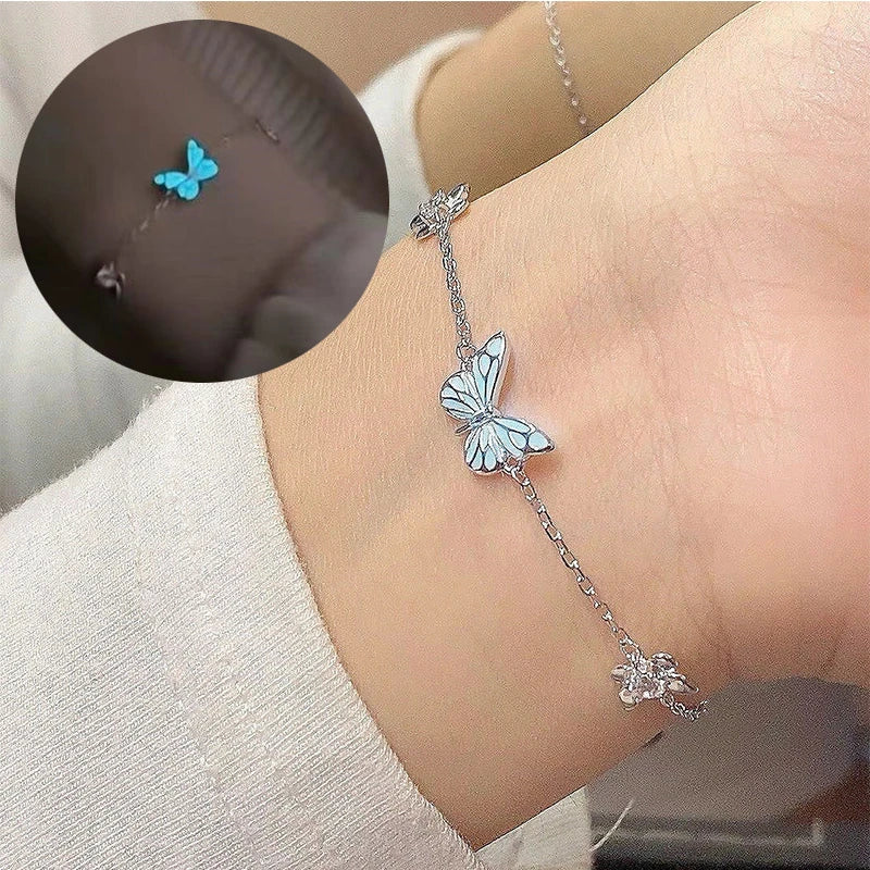 Minimalistisches Butterfly‑Kettenarmband mit leuchtendem Effekt
